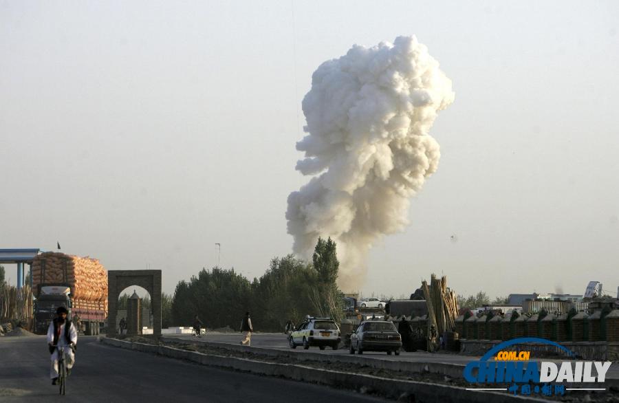 北约驻阿富汗军事基地遭塔利班袭击 至少5平民