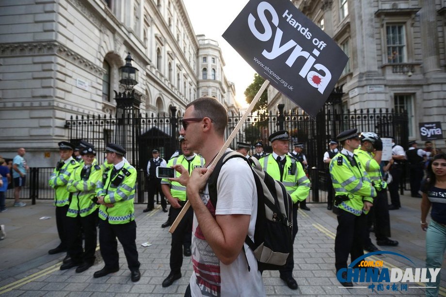 英美民众示威游行 反对军事介入叙利亚