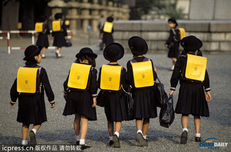 组图：又是一年开学季 各国校服大比拼