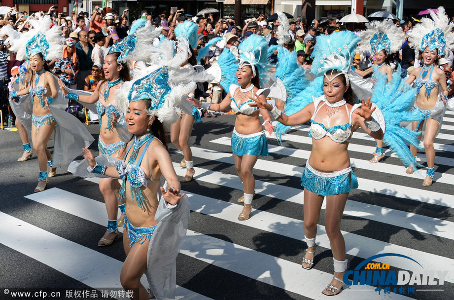 日本东京举办桑巴狂欢节大赛 50万市民到场观看（高清组图）
