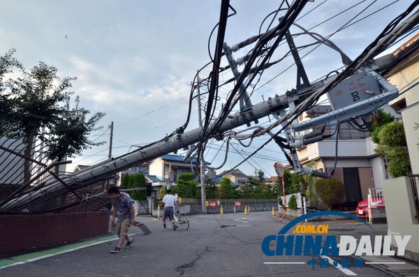 日本东部遭龙卷风袭击 造成27人受伤(组图)