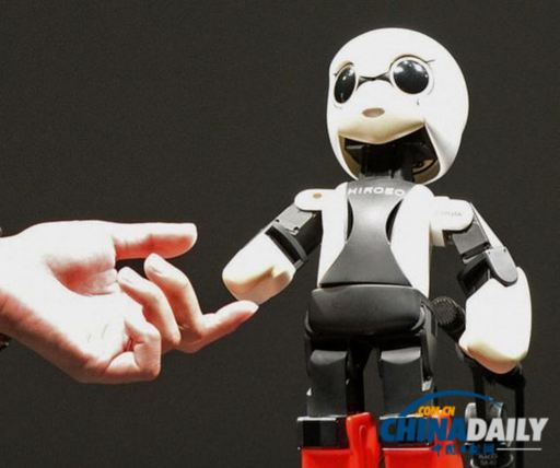 日本小型机器人“KIROBO”在太空发出第一声