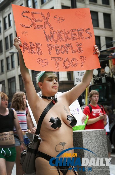 芝加哥：“荡妇游行”呼吁反对性侵犯罪