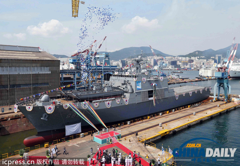 韩国新一代登陆舰“天王峰”下水 2015年实战部署（组图）