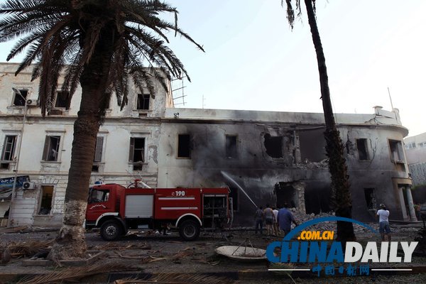 利比亚外交部大楼附近爆炸 楼体严重受损