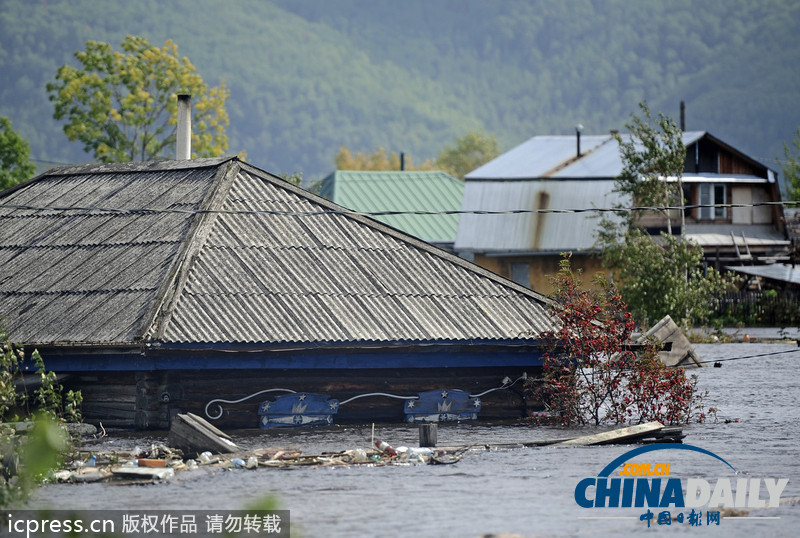 俄罗斯远东地区洪水依旧肆虐 街道一片汪洋（图）