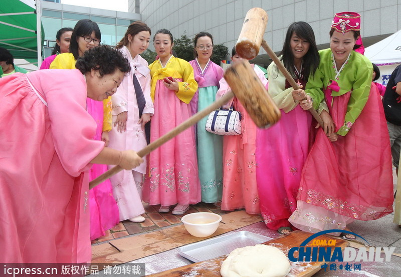 遥望明月共此时 看各国中秋节习俗