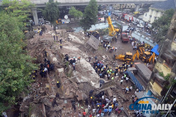 印度孟买一五层楼房坍塌 或60人被埋(组图)
