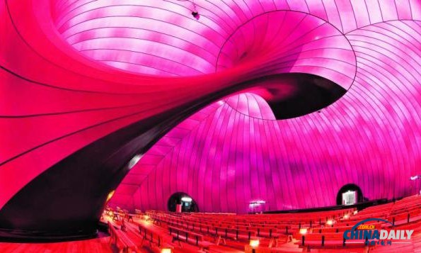 日本建全球首座充气音乐厅 紫色屋顶梦幻炫目