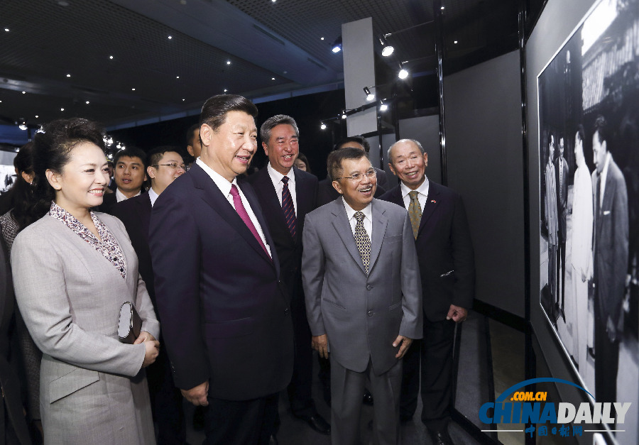 最炫民族风：盘点彭丽媛东南亚一行亮丽着装（图）