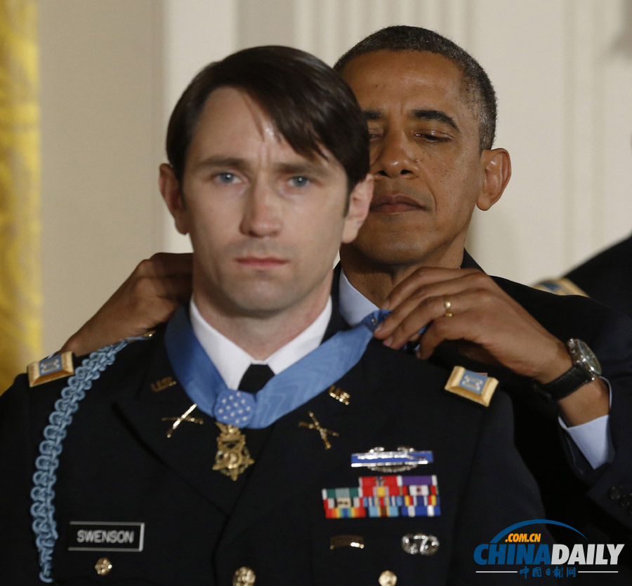 奥巴马授予阿富汗战争退役军官国家最高勋章（高清组图）
