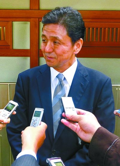 安倍之弟参拜靖国神社 美促日改善与邻国关系