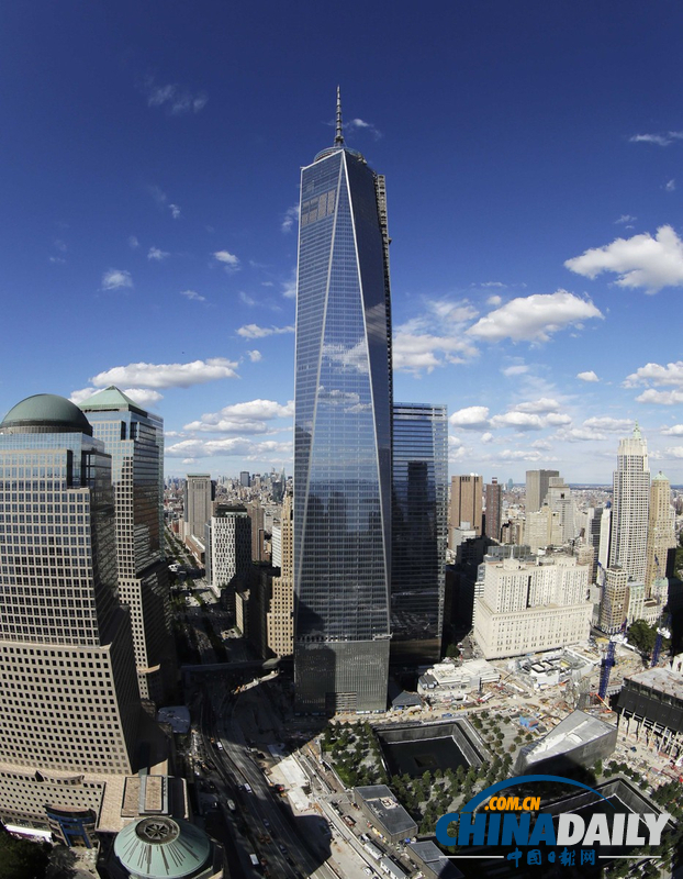 世贸中心一号楼建成 成北美第一高楼