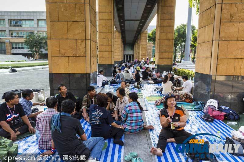 泰国示威者占领政府要害部门 要求总理英拉下台