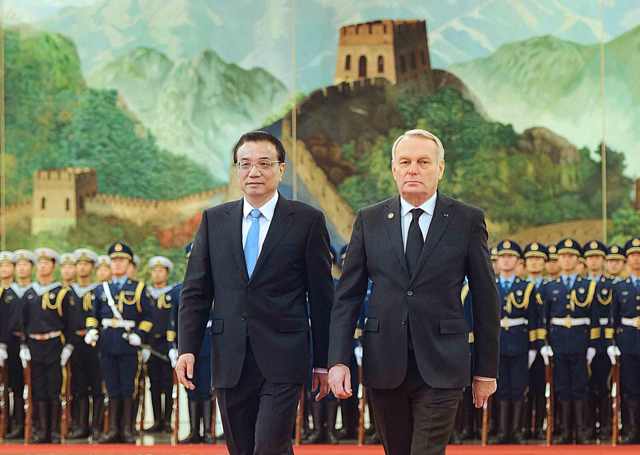 李克强举行欢迎仪式欢迎法国总理埃罗访华