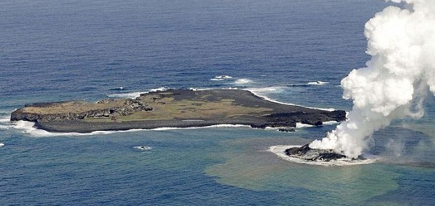 日本新火山岛急剧“长大” 或成永久性岛屿