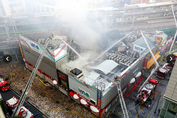 东京大火被扑灭新干线恢复行驶 滞留乘客超1万