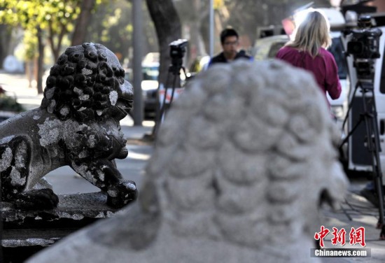 图：中国驻旧金山总领馆正门遭纵火 领馆工作照常