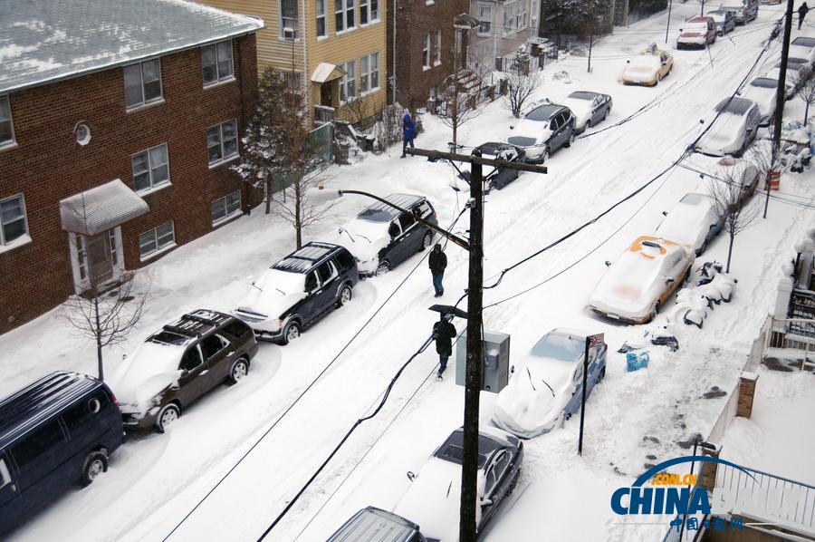 美国中东部遭遇暴风雪 致10余人死亡