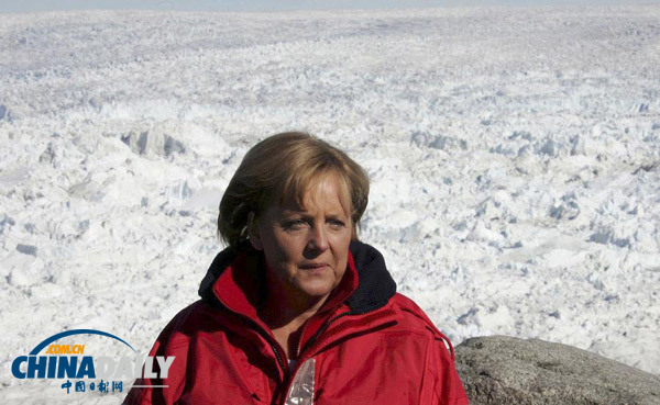 德国总理默克尔瑞士滑雪摔伤骨盆 要歇三周