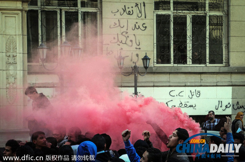 埃及学生与安全部队发生激烈冲突 致多人受伤