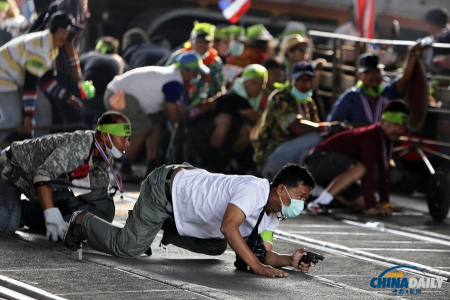 泰国大选前爆发枪战 反政府者身披美军战服