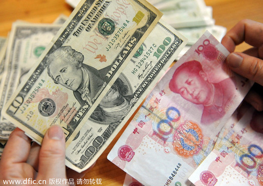美媒：人民币持续走低 美国进退两难