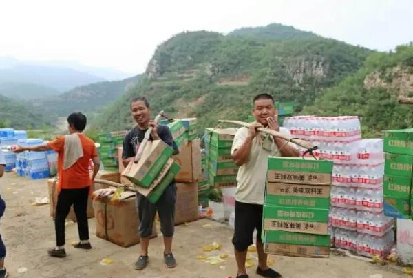 危难时分急增援！贯辰通航向安阳重灾区空投