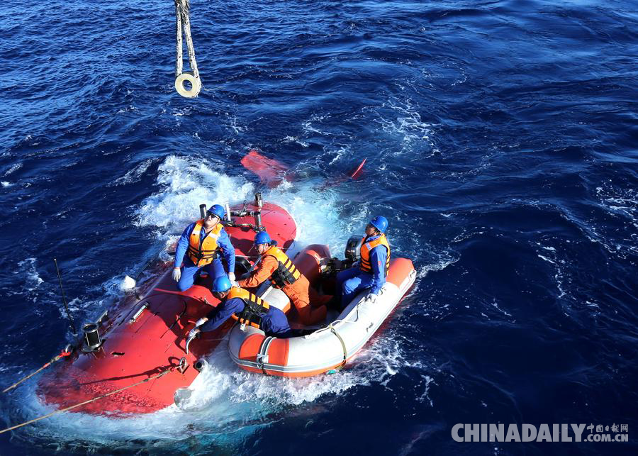 “蛟龙”号完成150次下潜 驰骋6大海区探寻深海秘密