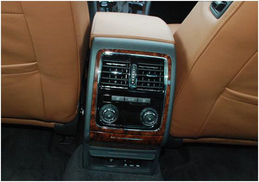 舒适性、动力性令人信服--试驾新帕萨特V6