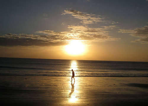 巴厘岛金巴兰海滩赏落日 上帝遗失的美好