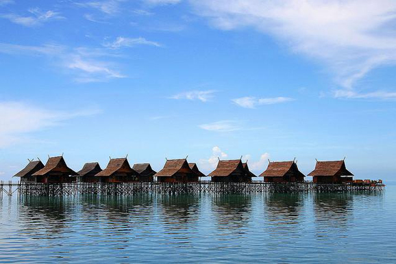 卡帕莱岛 住住没有沙滩的水上屋