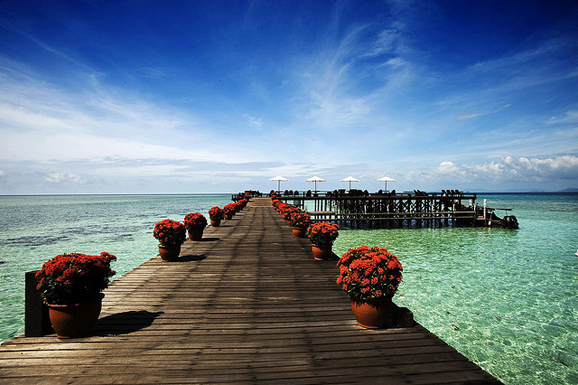 卡帕莱岛 住住没有沙滩的水上屋