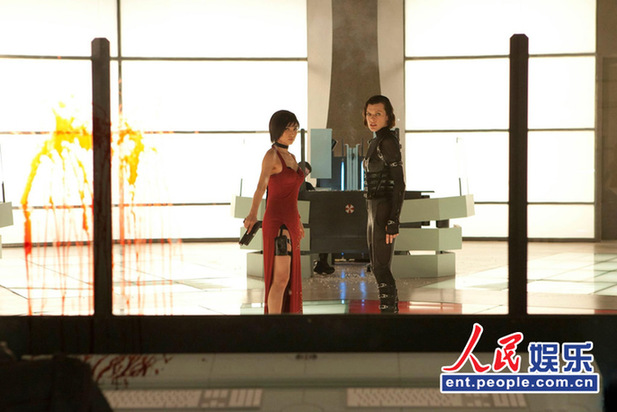 《生化危机5》新剧照 李冰冰米拉敌友难分