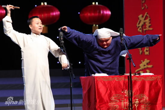 德云社演出 郭德纲约架于谦验兴奋剂(图)