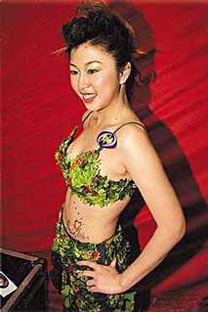 嫩模始祖自曝遭影坛大佬侵犯 曾被开房禁锢