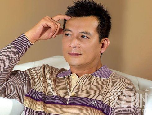 盘点卷入偷情丑闻的明星 成龙赵忠祥全入选