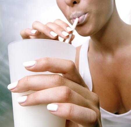 食疗：美国研究称喝牛奶不能强健骨骼