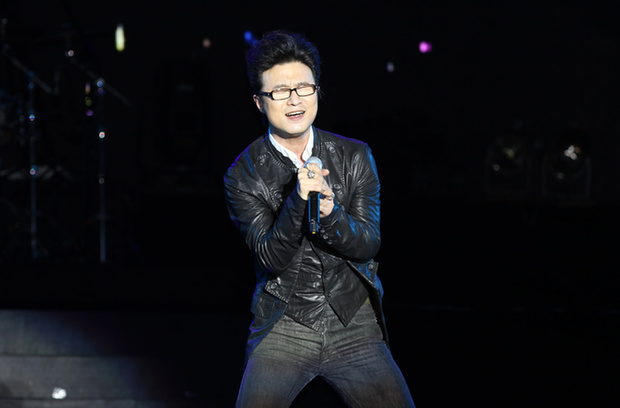汪峰北京举办演唱会 摇滚体验high翻工体