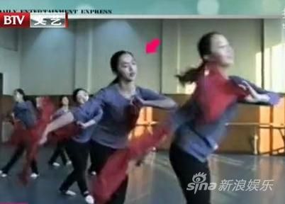 姚晨早年练舞照曝光 因嘴大被起绰号老猫