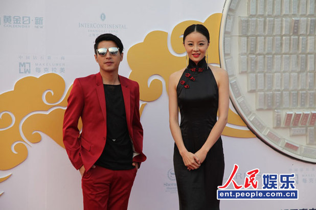 倪妮大尺度秀酥胸 刘诗诗马苏唐嫣红毯斗艳[2