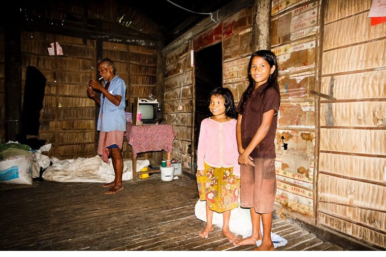 实拍柬埔寨老百姓真实生活 幸福与贫穷、富裕无关