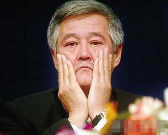 揭赵本山两段坎坷婚姻 遭车祸骨折险丧命