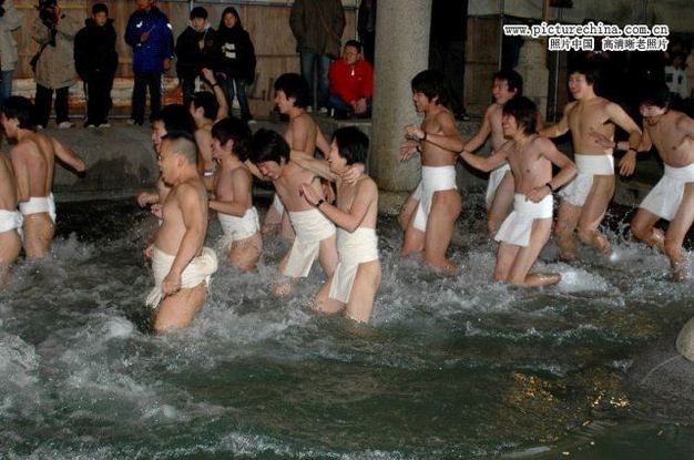 疯狂！揭秘日本人特殊的“裸”文化