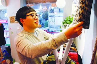 老外们开特色小店：法国帅哥街边摊煎饼