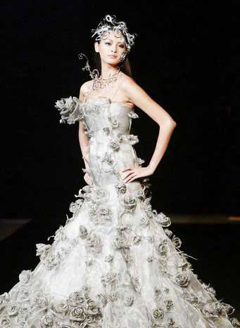 台设计师黄淑琦坠楼身亡 曾设计范玮琪婚纱