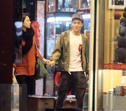 陈冠希与女友闹翻 当街伸手入裤挠私处(图)[7]
