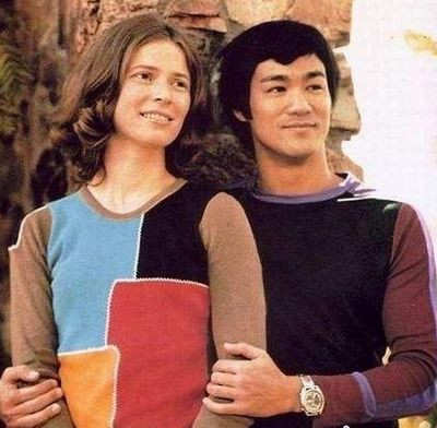 男艺人爱洋妞：细数华人男星的外籍妻