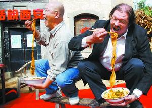 老美竟如此描绘中国人的恐怖饭局(组图)