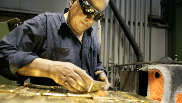 走近全世界2\/3黄金提炼地(组图)